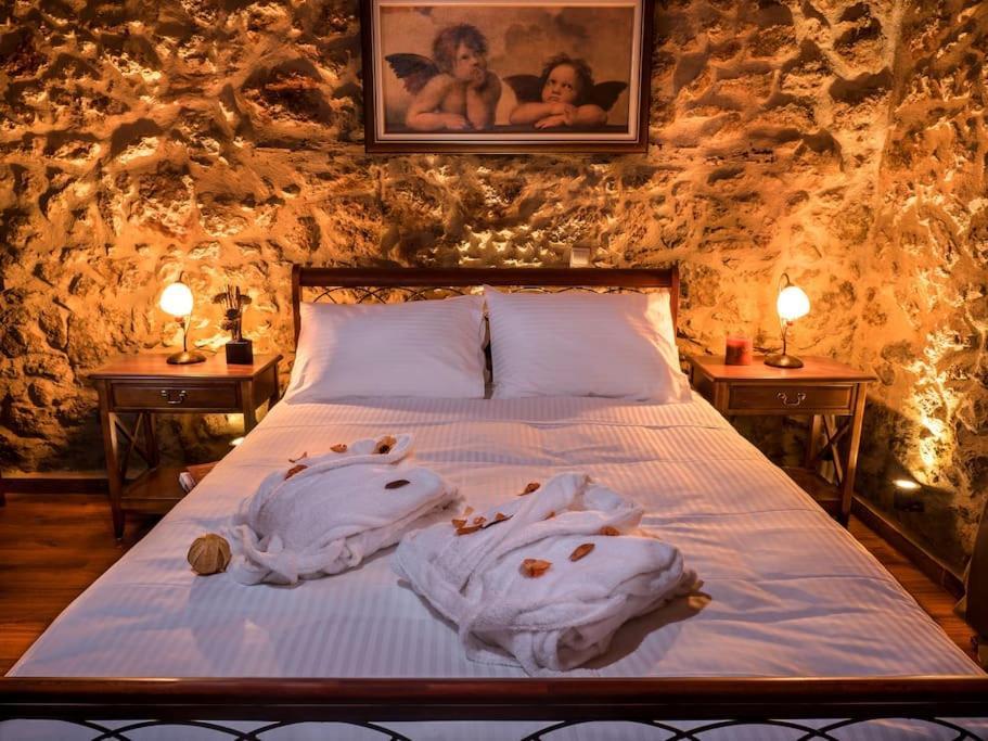 Private Luxury With Amazing View Villa Maláxa