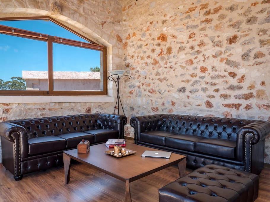 Private Luxury With Amazing View Maláxa
